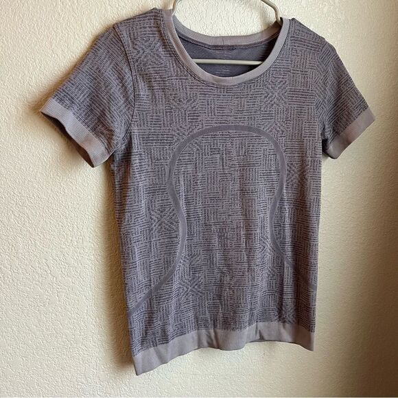 Lululemon Swiftly Relaxed Short Sleeve
Purple Quartz / Violet Grey - Picture 5 of 8